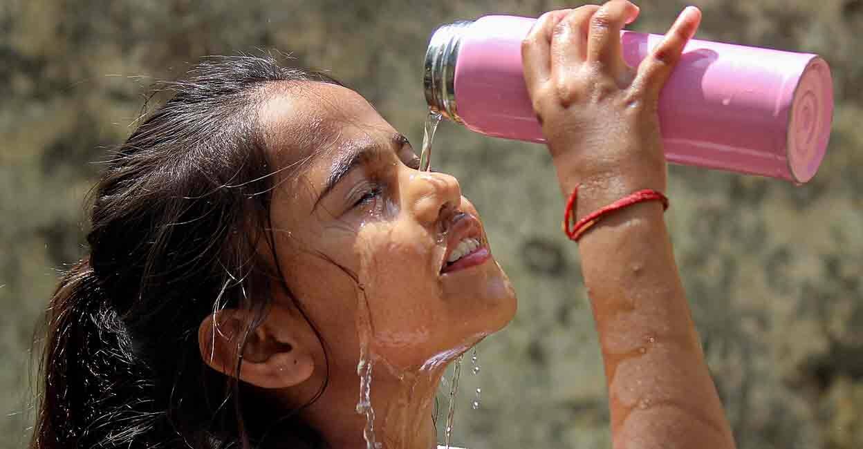 உஷார்.. சுட்டெரிக்கும் சூரியன்... ஒரே நாளில் 3 பேர் உயிரிழப்பு!