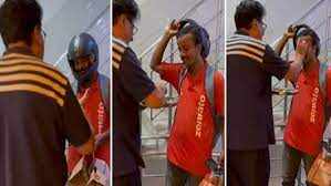 உணவை தாமதமாக டெலிவரி செய்த ஊழியரை ஆரத்தி எடுத்து வரவேற்ற வாடிக்கையாளர்!!