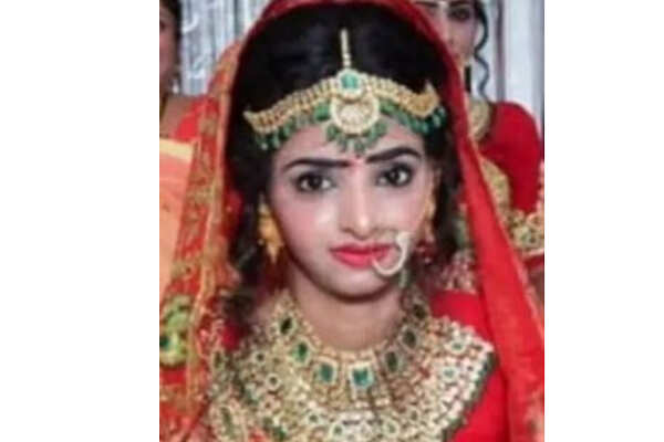 இதப் பார்றா!! மணமேடையில் மணமகள் மரணம்!! அடுத்த நொடியே அதிரடி திருமணம்!!