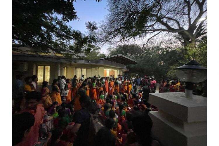 கலாஷேத்திரா மாணவிகள் விடிய விடிய போராட்டம்.. இன்று தமிழக மகளிர் ஆணையம் விசாரணை!