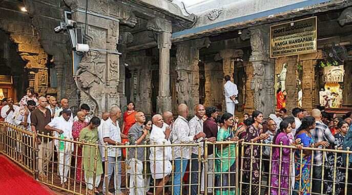 திருப்பதியில் அலைமோதும் பக்தர்கள் - இலவச தரிசனத்திற்கு 20 மணி நேரம் காத்திருப்பு!