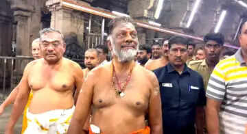 ஓபிஎஸ் திருச்செந்தூர் முருகன் கோயிலில் சிறப்பு வழிபாடு!