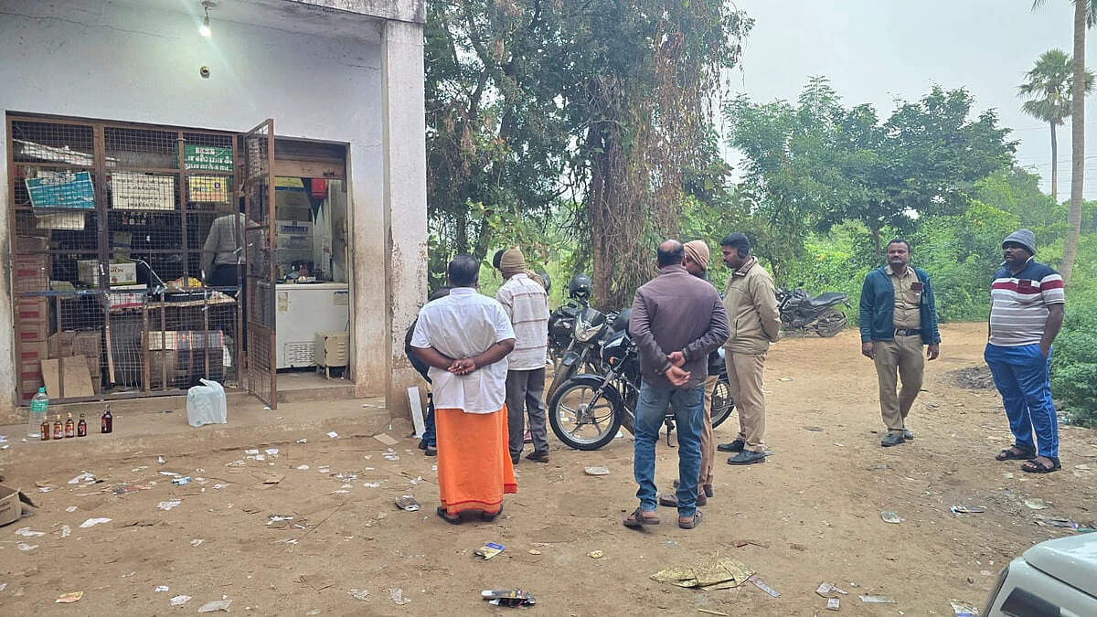 டாஸ்மாக் மதுபானக் கடையில் இரவோடு இரவாக கொள்ளை !