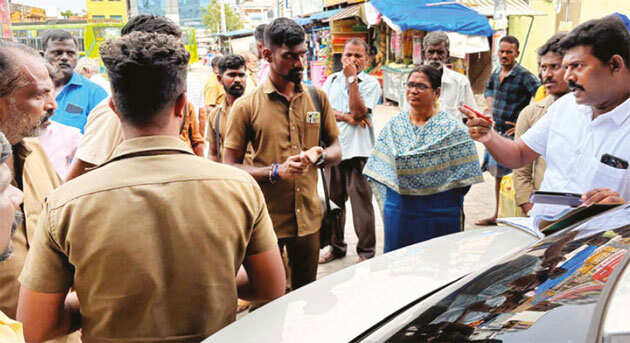 அதிக கட்டணம் வசூலித்த மினி பேருந்துகளுக்கு அபராதம்... வாகனங்களில் ஏர்ஹாரன் பறிமுதல்!