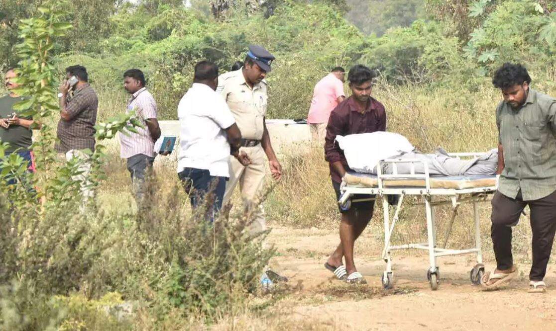 தலையில் கல்லைப்போட்டு இளம்பெண் படுகொலை... நிர்வாண நிலையில் சடலமாக மீட்பு!