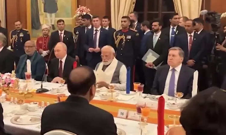 முருங்கை சாறு, பாதாம் அல்வா... அதிபர் புதினுக்கு அளிக்கப்பட்ட விருந்தின் மெனு கார்டு வைரல்!