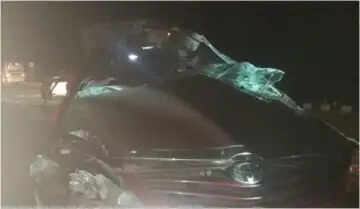 திருமண விழாவில் சோகம்... கார் விபத்தில் 2 கல்லூரி மாணவர்கள் மரணம்... 4 பேர் படுகாயம்!