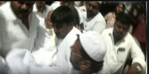 அறிவாலயத்தில் பெரும் பரபரப்பு... இந்திய யூனியன் முஸ்லீம் லீக் கட்சி தலைவர் காதர் மொய்தீன் மயக்கம்!