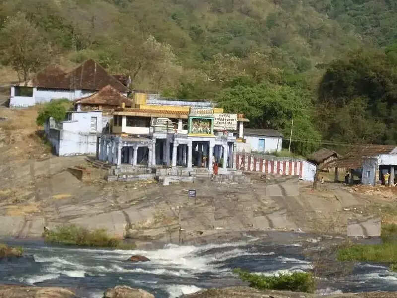 சொரிமுத்து அய்யனார் கோயில்