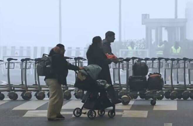 டெல்லியில் கடும் குளிர்.. மூடுபனி - 100க்கும் மேற்பட்ட விமானங்கள் ரத்து.. ரயில்கள் தாமதம்!