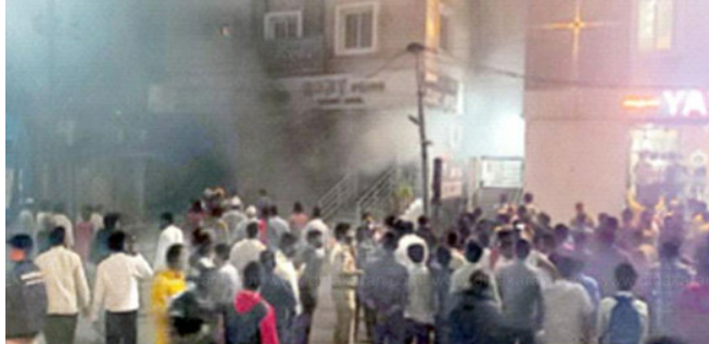 சோகம்!! இ பைக் ஷோரூமில் பெரும் தீவிபத்து!! 8 பேர் பலி!! பலர் கவலைக்கிடம்!!