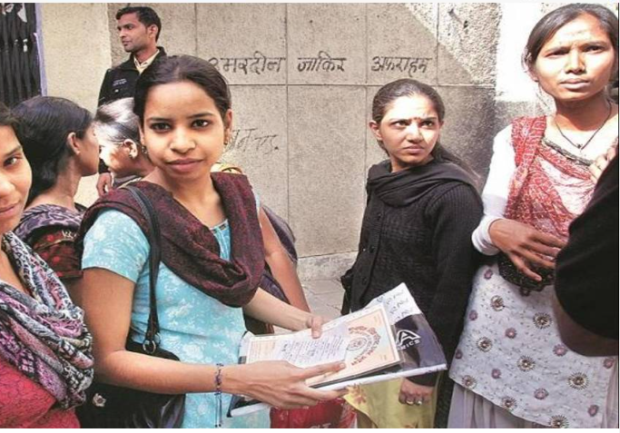 பெண்களுக்கு ரூ11000 ஊக்கத்தொகை!! தமிழக அரசு அதிரடி ...!!