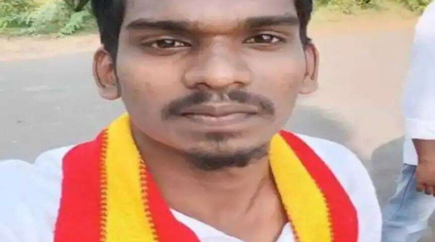 பைக்கில் அதிவேக பயணம்... கோர விபத்தில் தவெக நிர்வாகி உட்பட 2 பேர் சம்பவ இடத்திலேயே பலி!