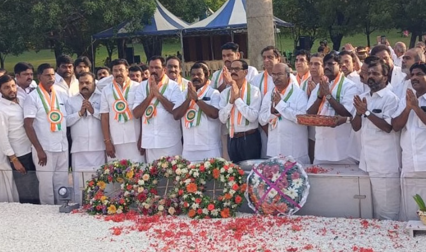 ராஜீவ் காந்தி நினைவு தினம்: ஸ்ரீபெரும்புதூர் நினைவிடத்தில் காங்கிரஸ் தலைவர்கள் மலர் தூவி அஞ்சலி!