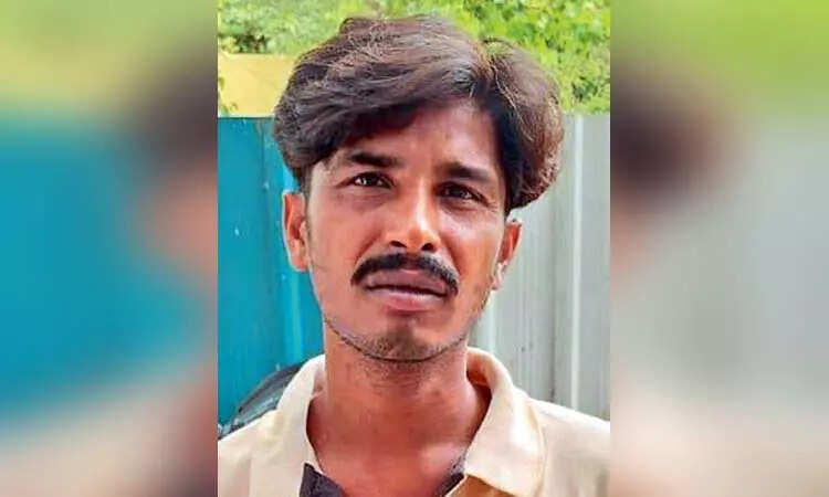 ஏடிஎம் இயந்திரத்தை உடைக்க முயன்ற வாலிபர்!! தட்டித் தூக்கிய காவல்துறை!!