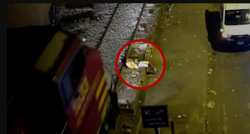 அதிர்ச்சி... தண்டவாளத்தில் தூங்கியவர் மீது ரயில் மோதல்!