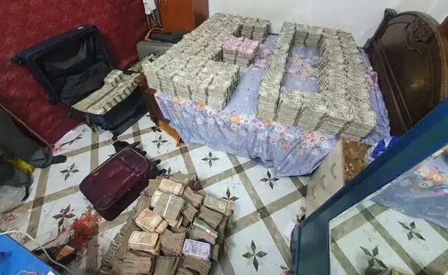 அதிர்ச்சி!! கேம் செயலி மூலம் ரூ18 கோடி மோசடி!! திடுக்கிடும் பகீர் பிண்ணனி!!