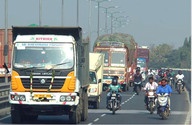 அடுத்த அதிர்ச்சி... பைக் முதல் டிரக் வரை வாகன வரி உயர்வு!!