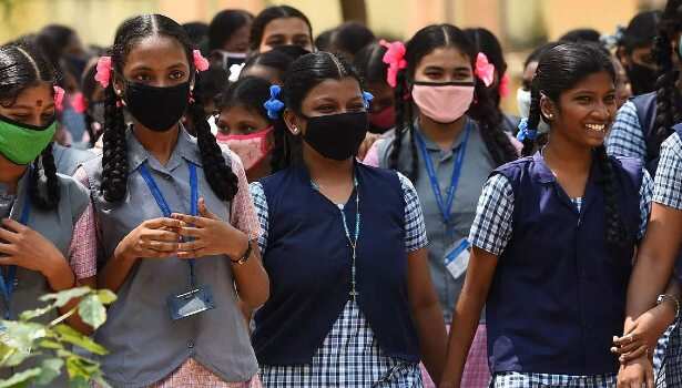 மாணவர்கள்