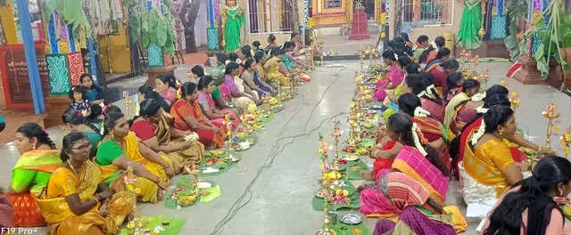 படுக்கப்பத்து முத்தாரம்மன் கோவில் கும்பாபிஷேகம், திருவிளக்கு பூஜை!!