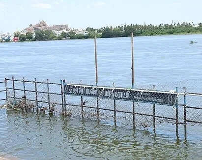 முக்கொம்பிலிருந்து 60,000 கனஅடி தண்ணீா் திறப்பு!