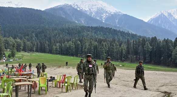 கொடூரம்... பஹல்காம் தாக்குதலில் பலியான 26 பேரில் 20 பேரின் பேண்ட் ஜிப் அவிழ்க்கப்பட்டு கீழே இழுக்கப்பட்டிருந்தன... அதிகாரிகள் தகவல்!