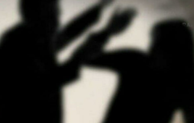 மனைவி நடத்தையில் சந்தேகம்.. பெண்ணுறுப்புக்கு பூட்டு போட்ட கொடூர கணவன்!