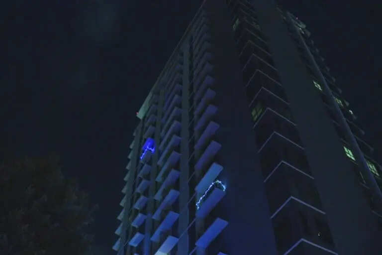 14 வது மாடியிலிருந்து தொழிலதிபர் குதித்து தற்கொலை!! சென்னையில் பரபரப்பு!!