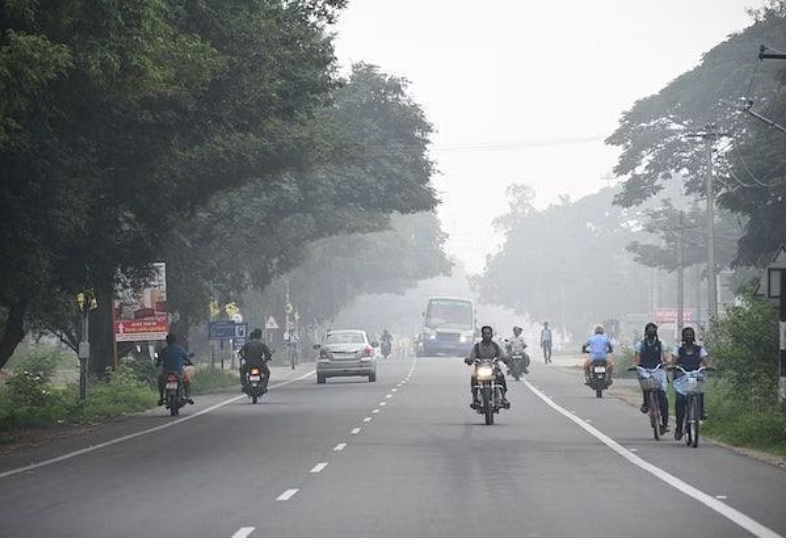 அடுத்த 3 நாட்களுக்கு கவனமா இருங்க!! காலையில் பனிமூட்டம், மிதமான மழை!!