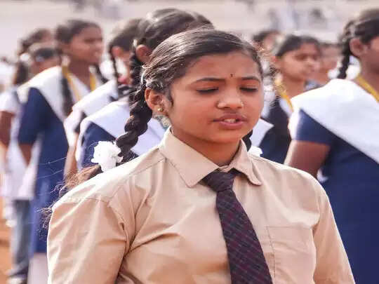 பெற்றோர்களே உஷார்!! பள்ளி மாணவர்களிடையே தீவிரமாக பரவும் இருமல், காய்ச்சல்!!