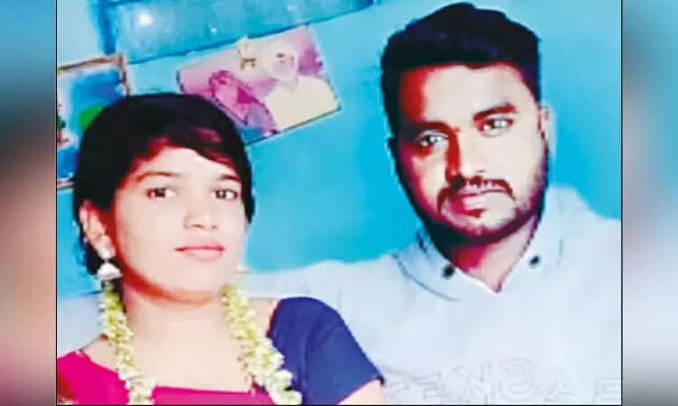 நீதிமன்றத்தில் மனைவி மற்றும் உறவினரை பெட்ரோல் ஊற்றி எரிக்க முயன்ற கணவர் !