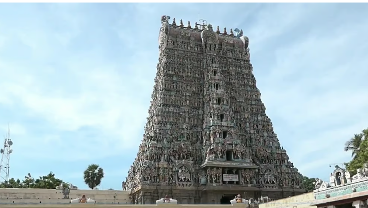 மீனாட்சி அம்மன் கோயிலில் தரிசன டிக்கெட் முறைகேடு… 2 ஊழியர்கள் பணியிடை நீக்கம்!