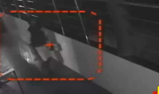 வீடியோ!! ஸ்ரீமதி இரவு மாடிக்கு செல்லும் சிசிடிவி புட்டேஜ்!!