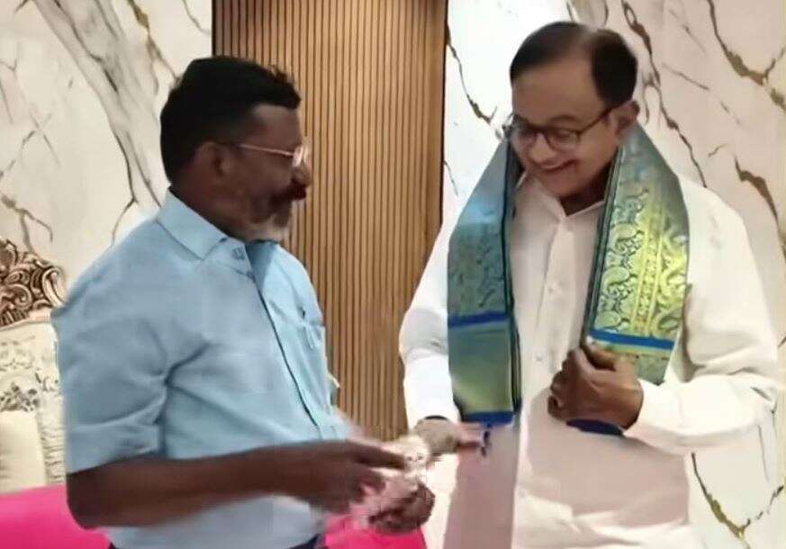 விசிக தலைவர் திருமாவளவனை நேரில் சந்தித்துப் பேசினார் ப.சிதம்பரம்!