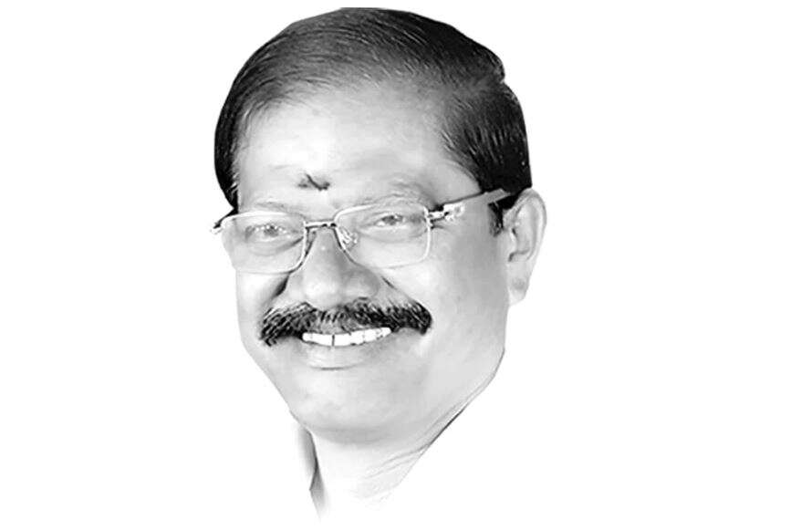 புதுக்கோட்டை அதிமுக பிரமுகர் பலி; கார் மோதி கோர விபத்து!