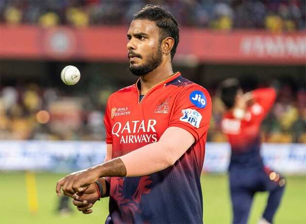 திருமணம் செய்து கொள்வதாக மோசடி.. ஆர்சிபி வீரர் யாஷ் தயாள் மீது இளம்பெண் புகார்!