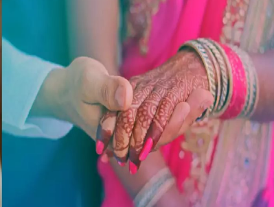 கணவன் கண்ணெதிரே புதுமணப்பெண் மரணம்... சம்பவ இடத்திலேயே பலியான சோகம்....!