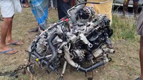 தனியார் பேருந்தும் காரும் நேருக்கு நேர் மோதல்!! 5 பேர் பலி!!