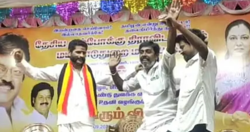 வைரல் வீடியோ... தேமுதிக நிர்வாகிகள் மேடையில் குத்தாட்டம்!!