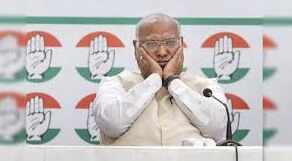 மோடி பிரச்சாரத்தில் 421 முறை கோயில், மசூதிகள்; 224 முறை முஸ்லிம், மைனாரிட்டி சொற்கள்... கார்கே விளாசல்!