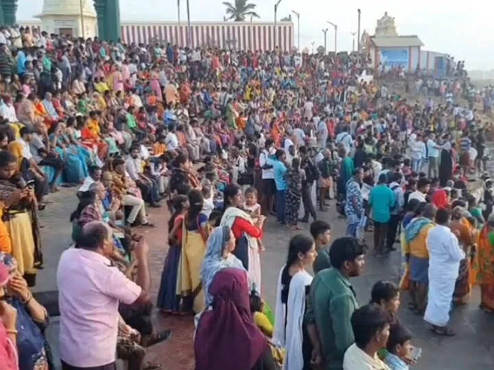 தொடர் விடுமுறை... கன்னியாகுமரியில் சுற்றுலா பயணிகள் கூட்டம் அலைமோதல்!