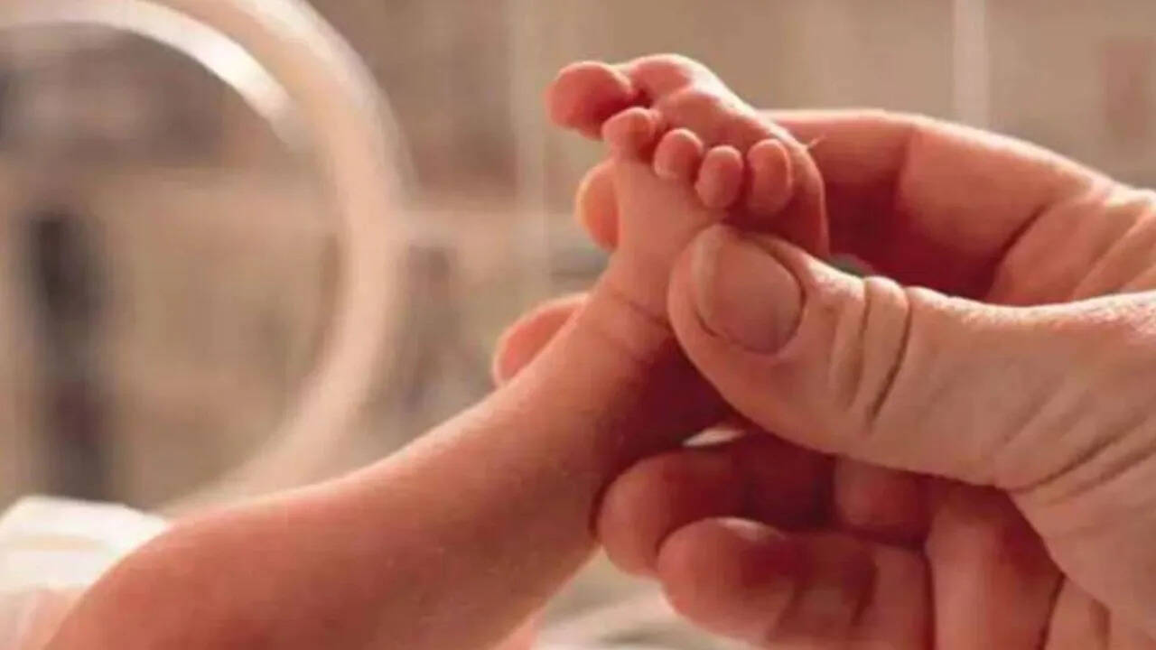 பிறந்து 14 நாட்களில் பெண் சிசு மர்ம மரணம்?! திடுக்கிடும் பிண்ணனி!!