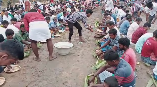 நடு காட்டில் ஆண்கள் மட்டுமே கொண்டாடும் வினோத திருவிழா!!