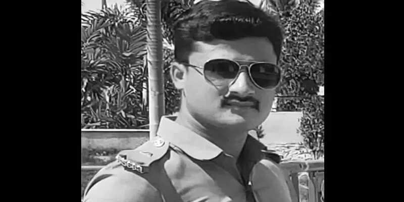 தற்கொலை செய்து கொண்ட காவலர்! ஊருக்குள் உடலைப் புதைக்க கிராம மக்கள் எதிர்ப்பு!