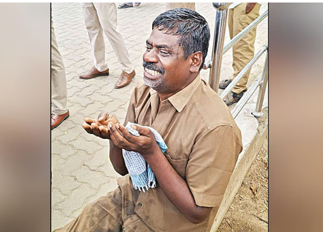 கலெக்டர் அலுவலகத்தில் கதறிய நடத்துநர்... நெல்லையில் பெரும் பரபரப்பு!