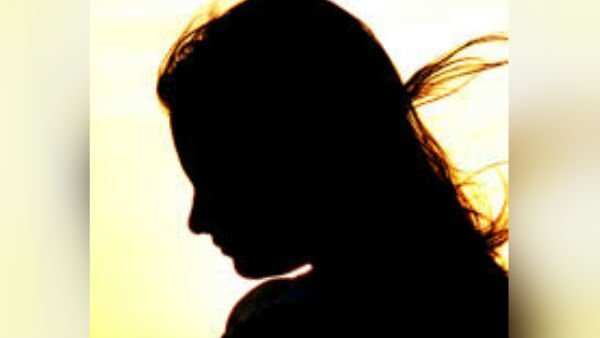 இளம்பெண் விபரீத முடிவு! திருமணமான 4 மாதத்தில் தற்கொலை!