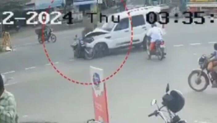 எடப்பாடி பழனிசாமி சென்ற போது விபரீதம்.. அதிமுக நிர்வாகி கார் மோதி தொழிலாளி பரிதாபமாக பலியான சோகம்!