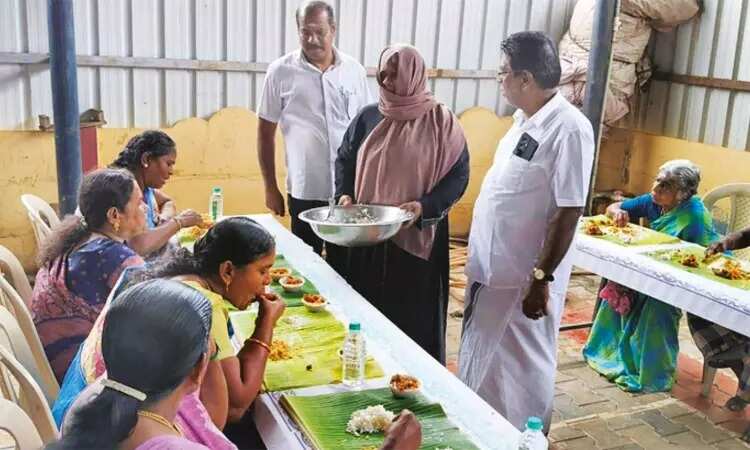 வேண்டுதல் நிறைவேறியது... வீரமாகாளி அம்மனுக்கு கிடாவெட்டி விருந்து வைத்த இஸ்லாமிய தம்பதி!