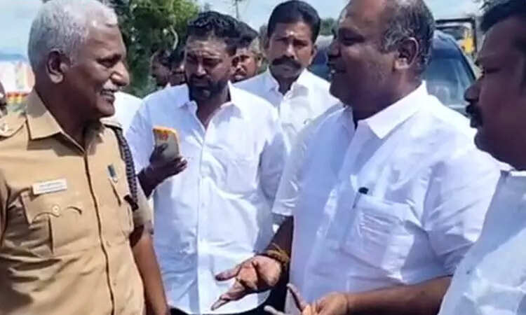 அதிமுக முன்னாள் அமைச்சர் ஆர்.பி உதயகுமார் கைது!