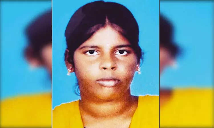 பகீர்.... பள்ளி மாணவியை கழுத்தை நெரித்துக் கொலை செய்து முட்புதரில் வீசிய கொடூரம்!!